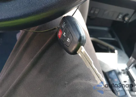 2017 Toyota Rav4 Xle z USA, uszkodzony, nr VIN JTMWFREV9HD096992